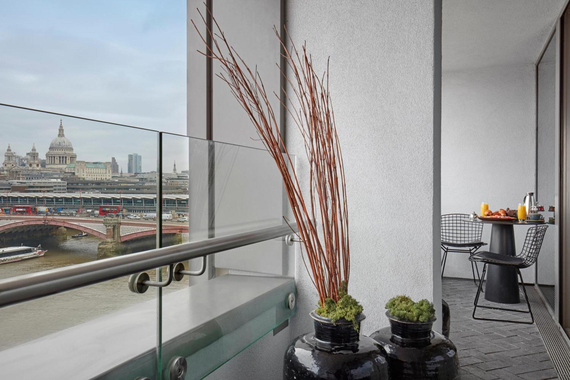 Suite con balcone vista fiume